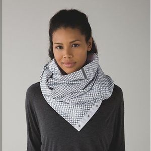 Lululemon Vinyasa Scarf